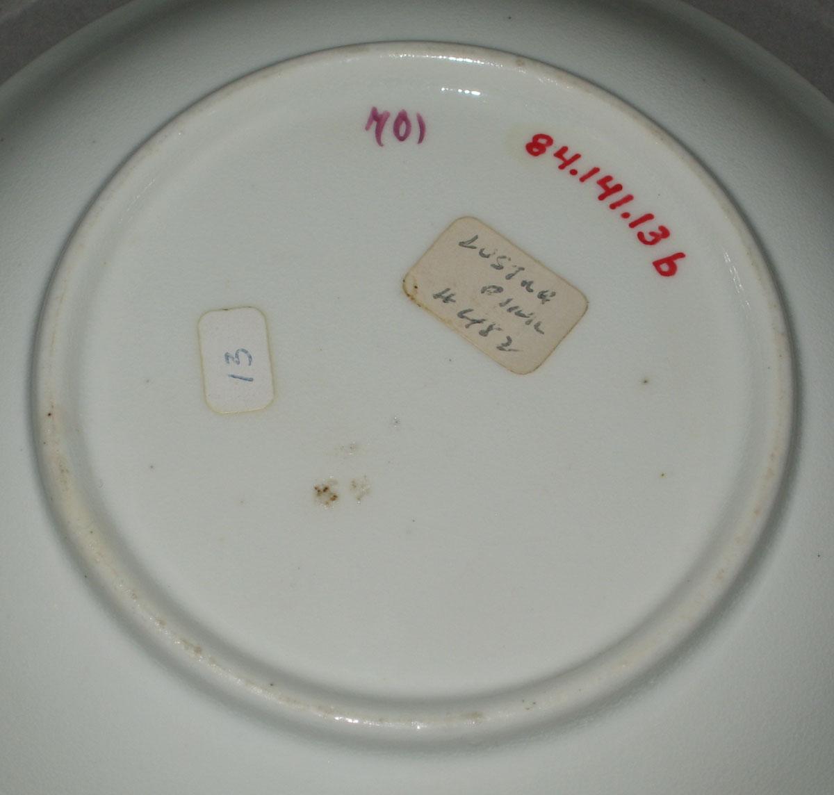 1984.0141.013 B Lusterware saucer (underside)