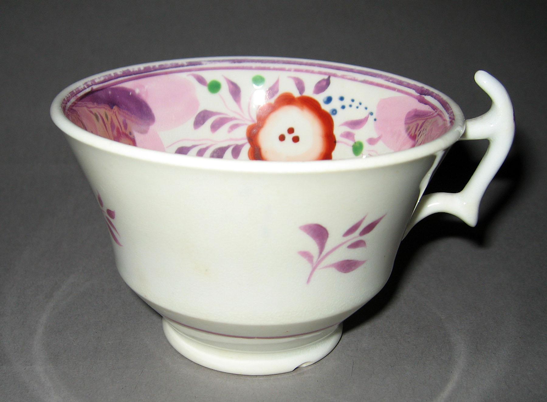 1984.0141.039 A Lusterware tea cup