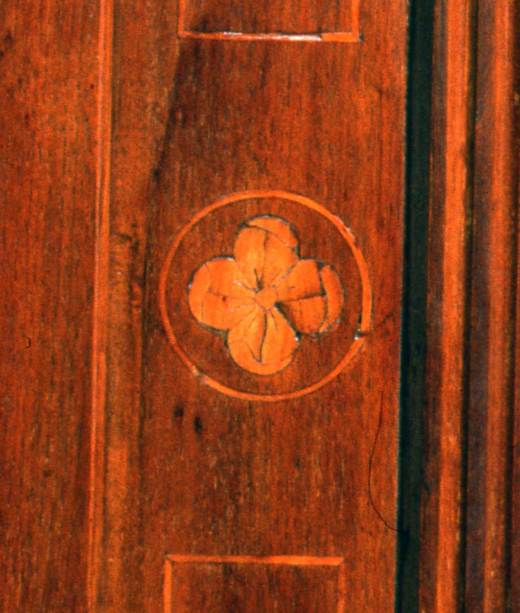 1958.0017.006 Schrank, Clothes cupboard (flower detail)