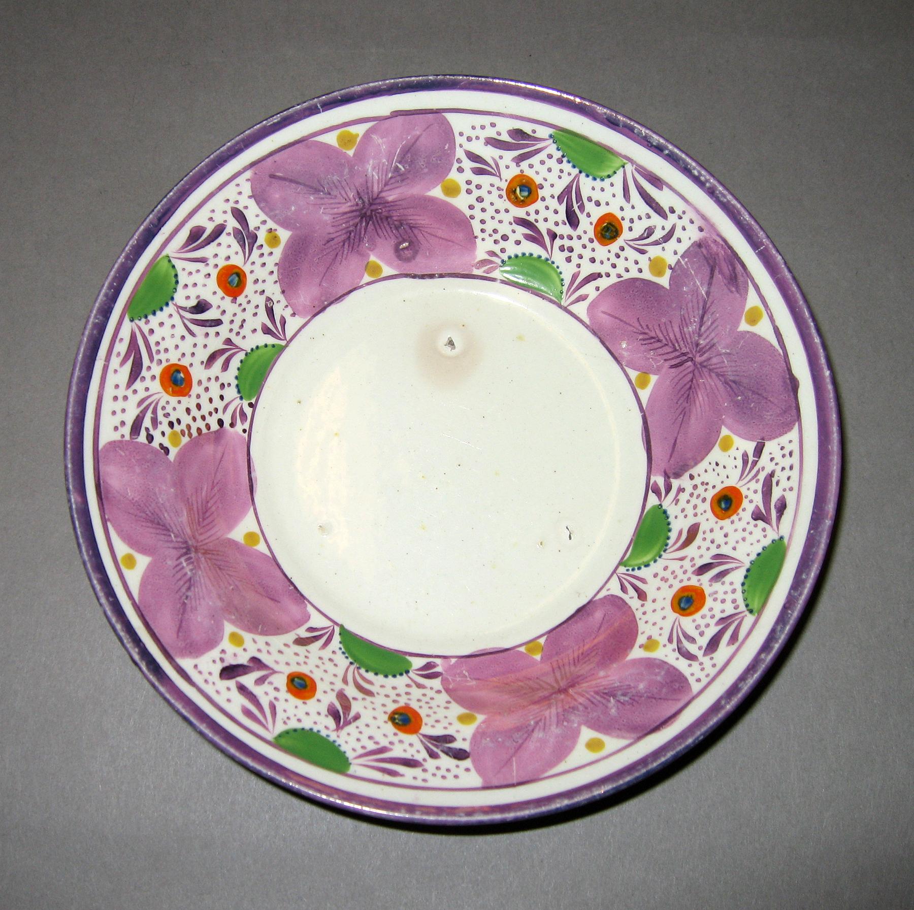 1984.0141.084 B Pink luster saucer