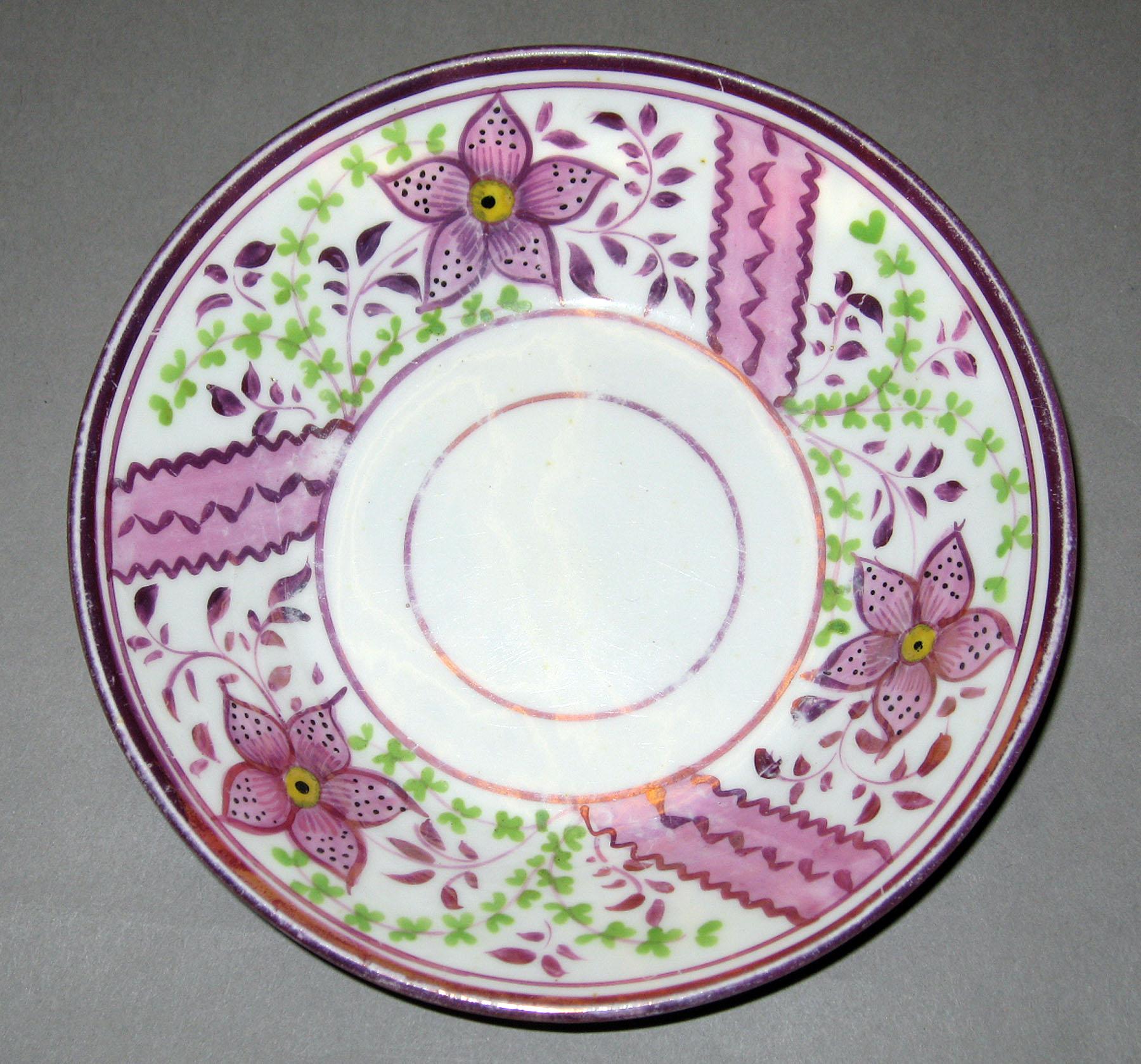 1984.0141.086 B Lusterware Saucer