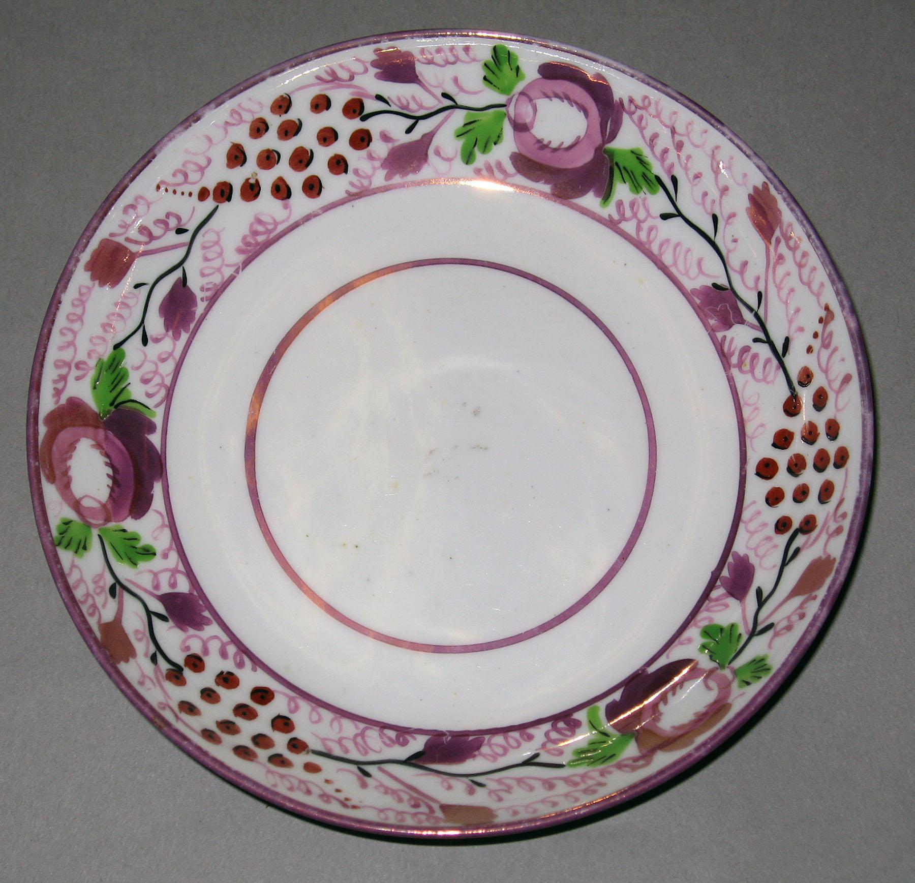 1984.0141.088 Lusterware Saucer
