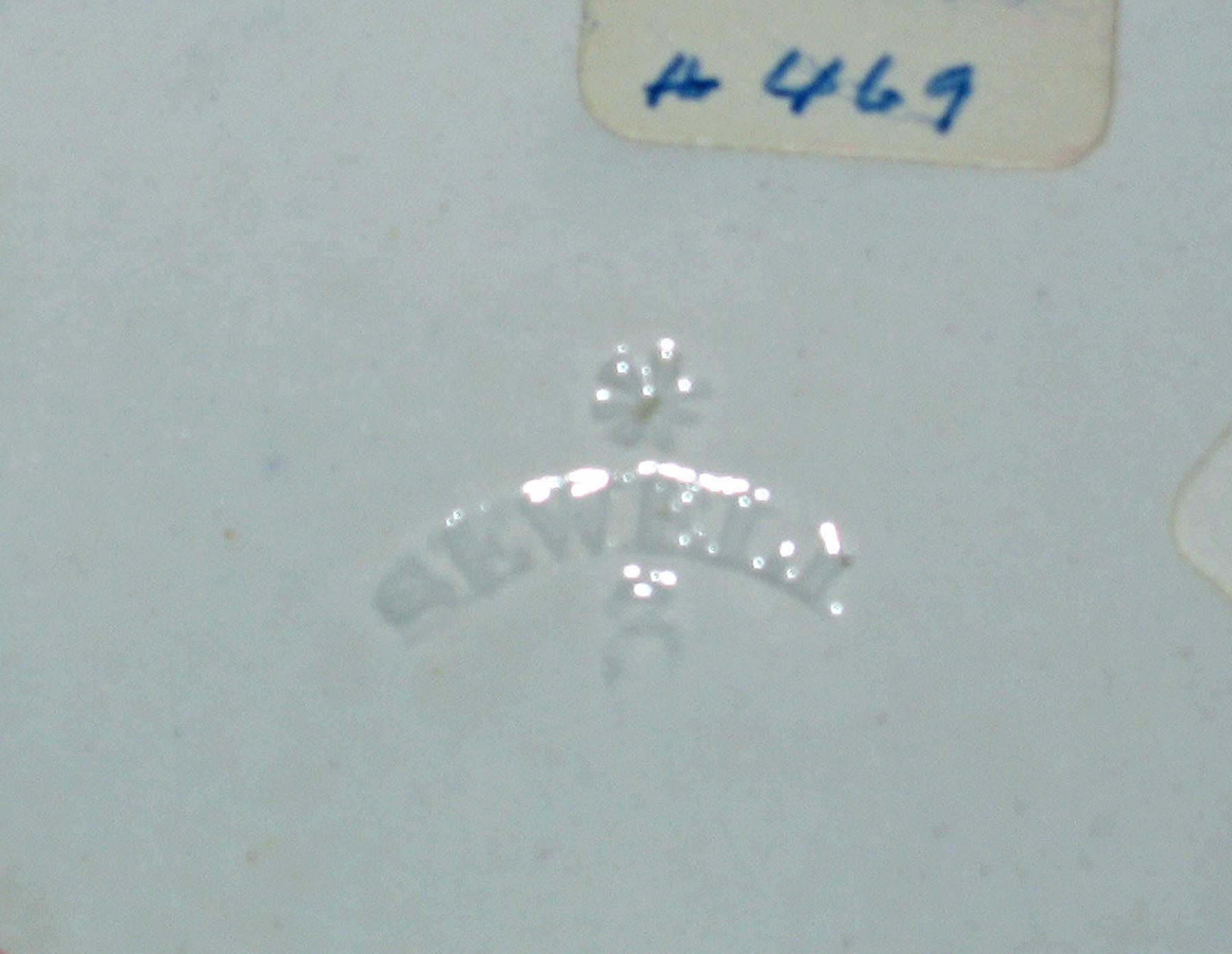 1989.0141.089 B Sewell Lusterware Saucer (mark)