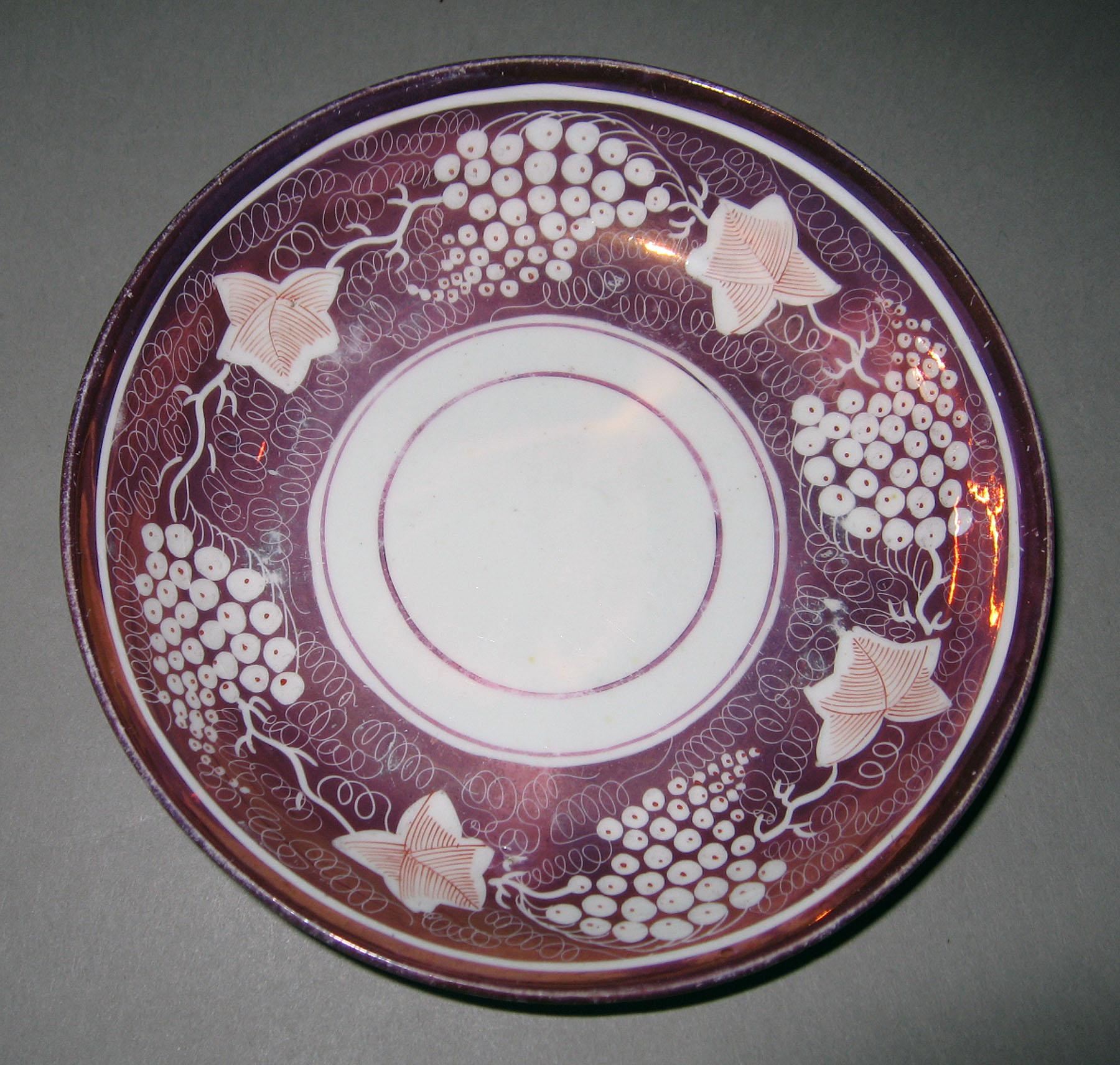 1984.0141.090 B Lusterware Saucer