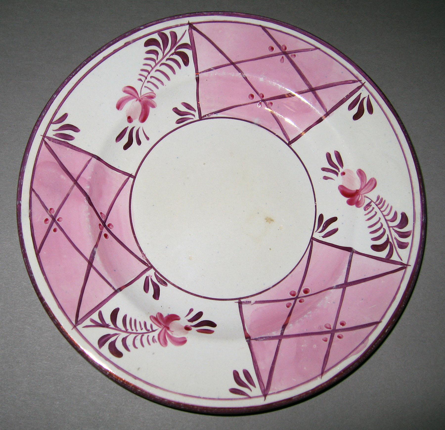 1984.0141.126 Lusterware plate