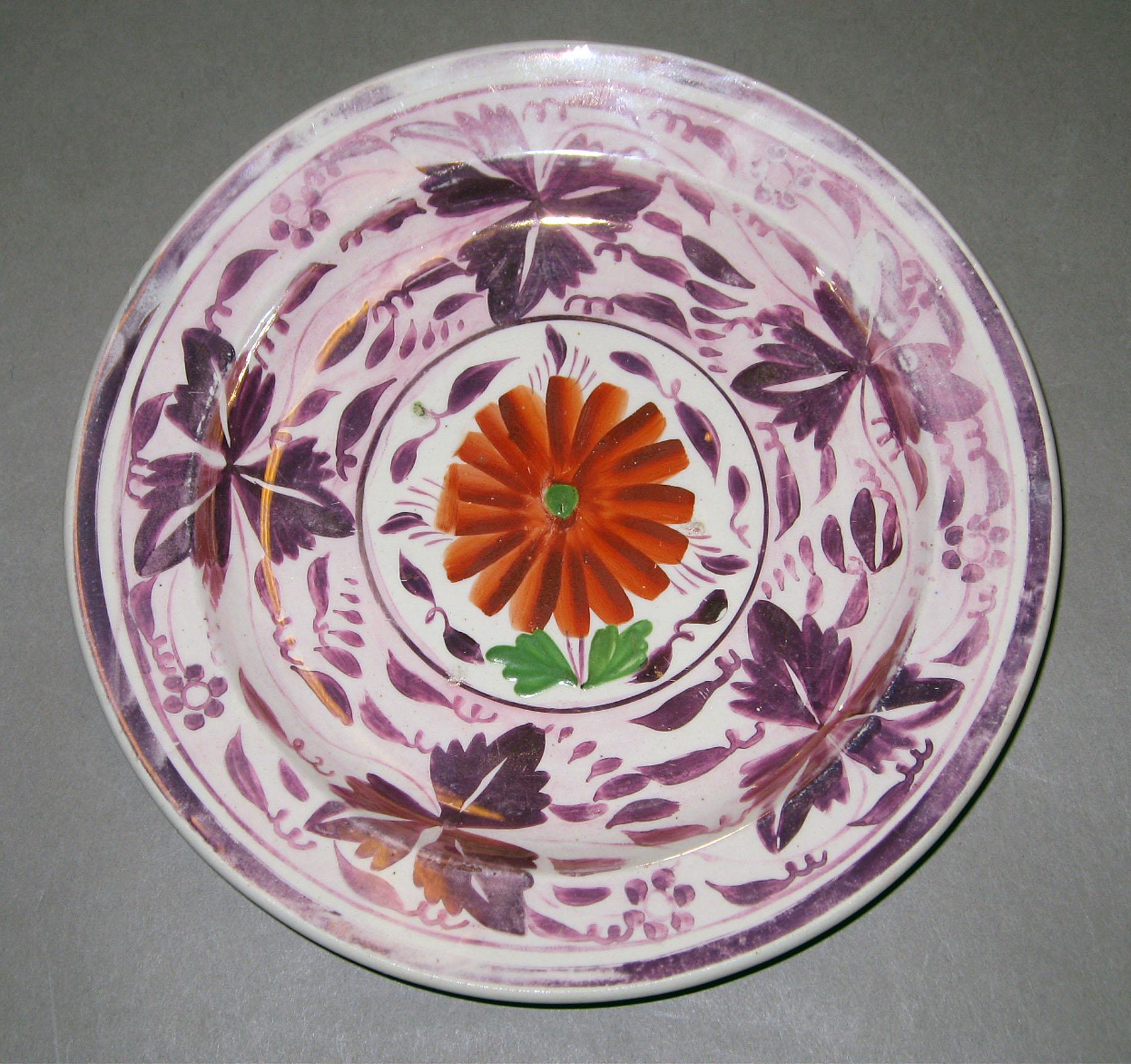 1984.0141.128 Lusterware plate