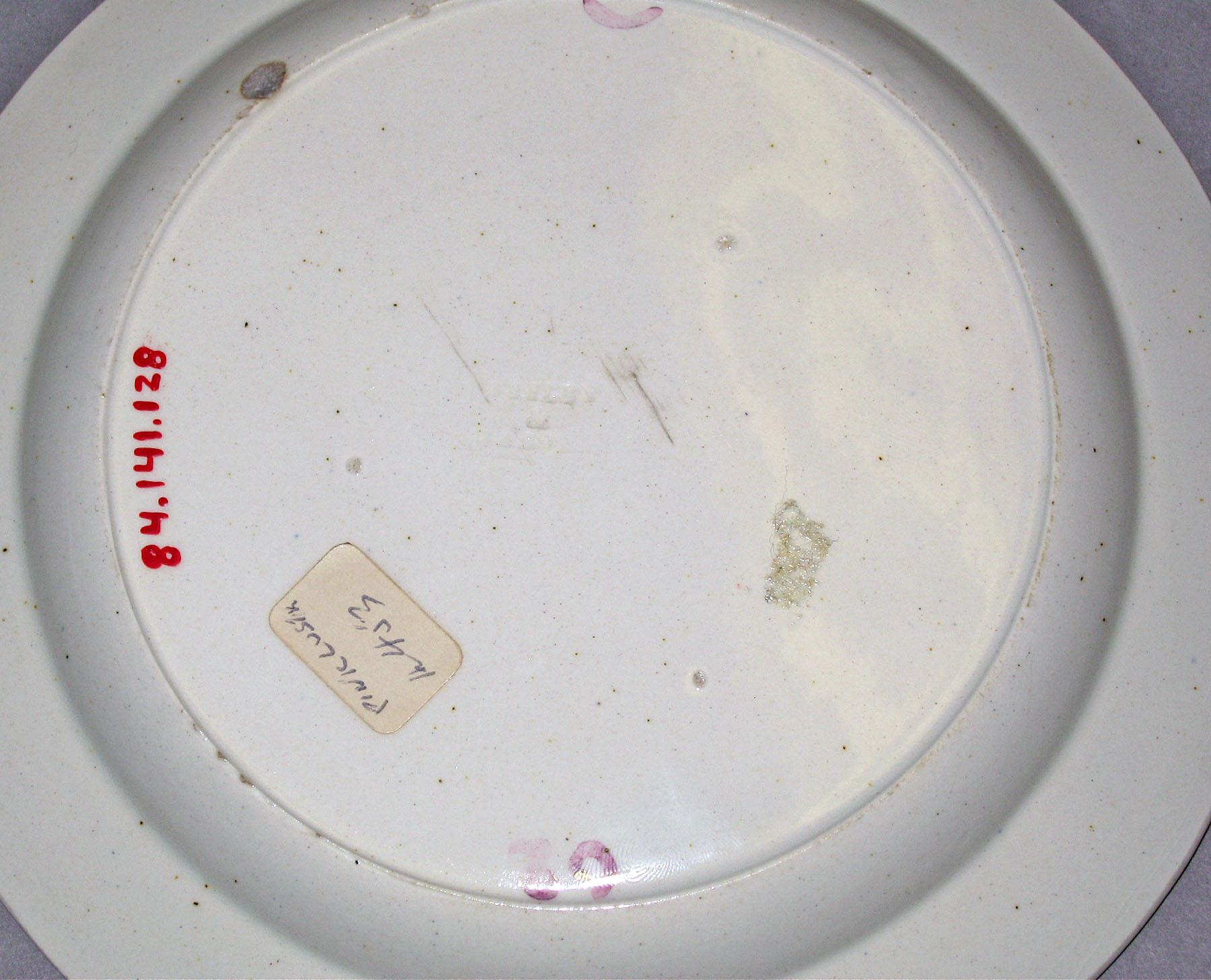 1984.0141.128 Lusterware plate (mark)