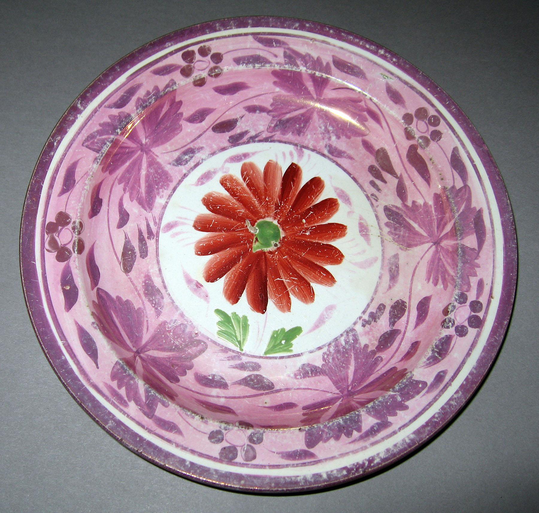 1984.0141.130 Lusterware plate