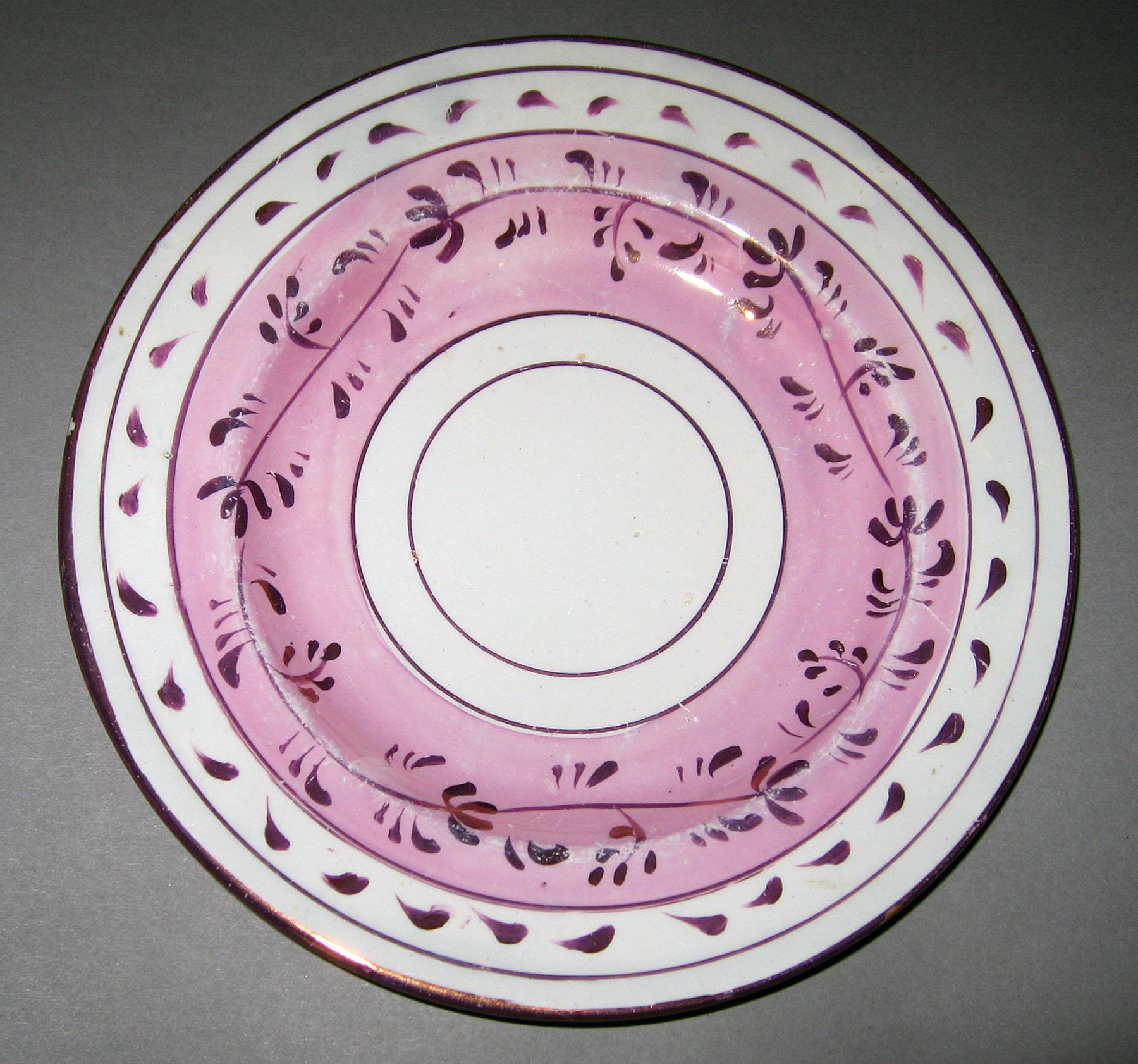 1984.0141.138 Lusterware plate