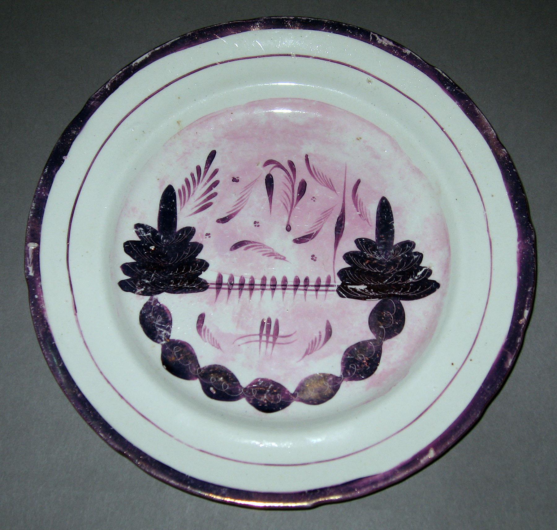 1984.0141.154.001 Lusterware plate