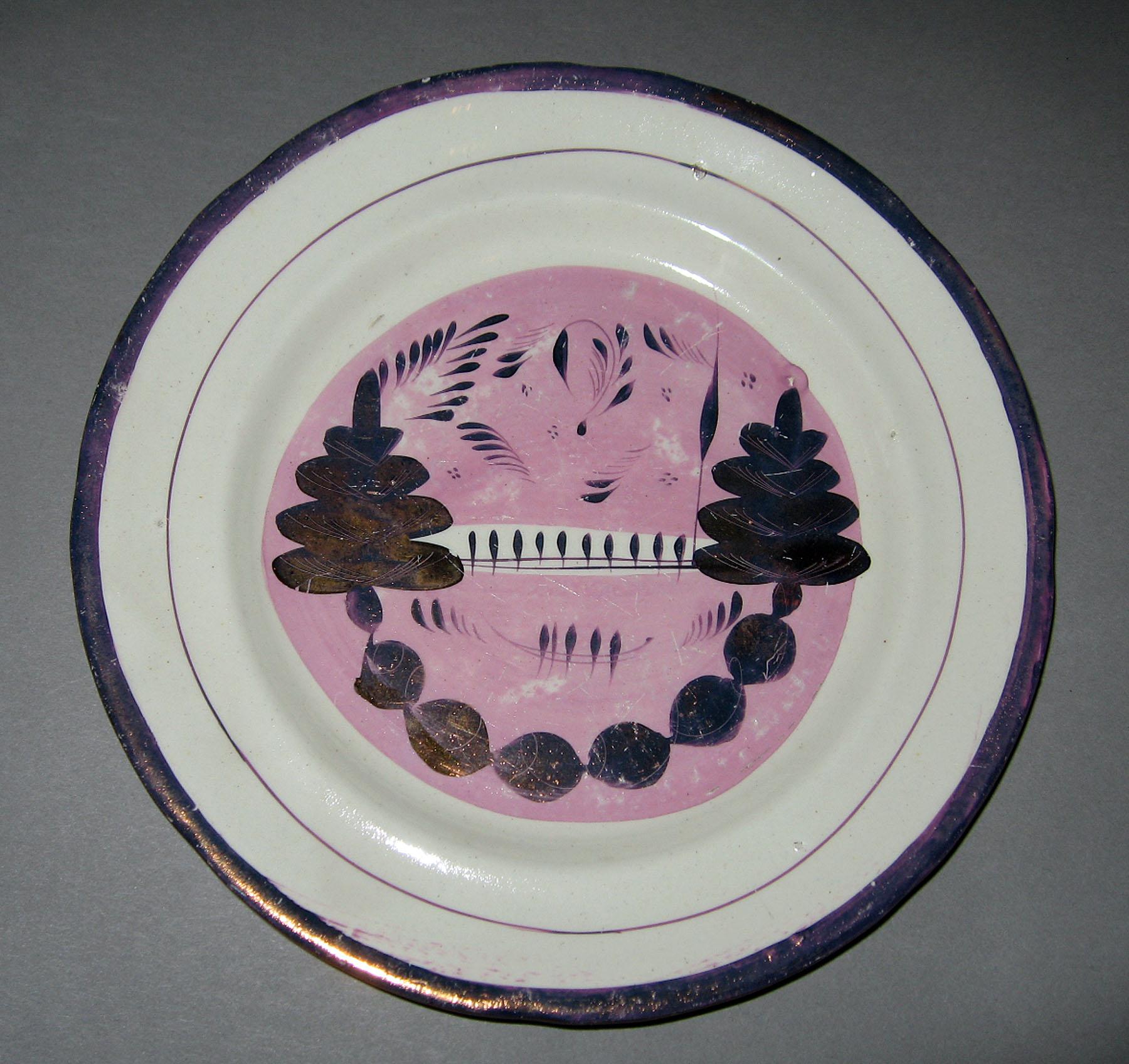 1984.0141.154.003 Lusterware plate