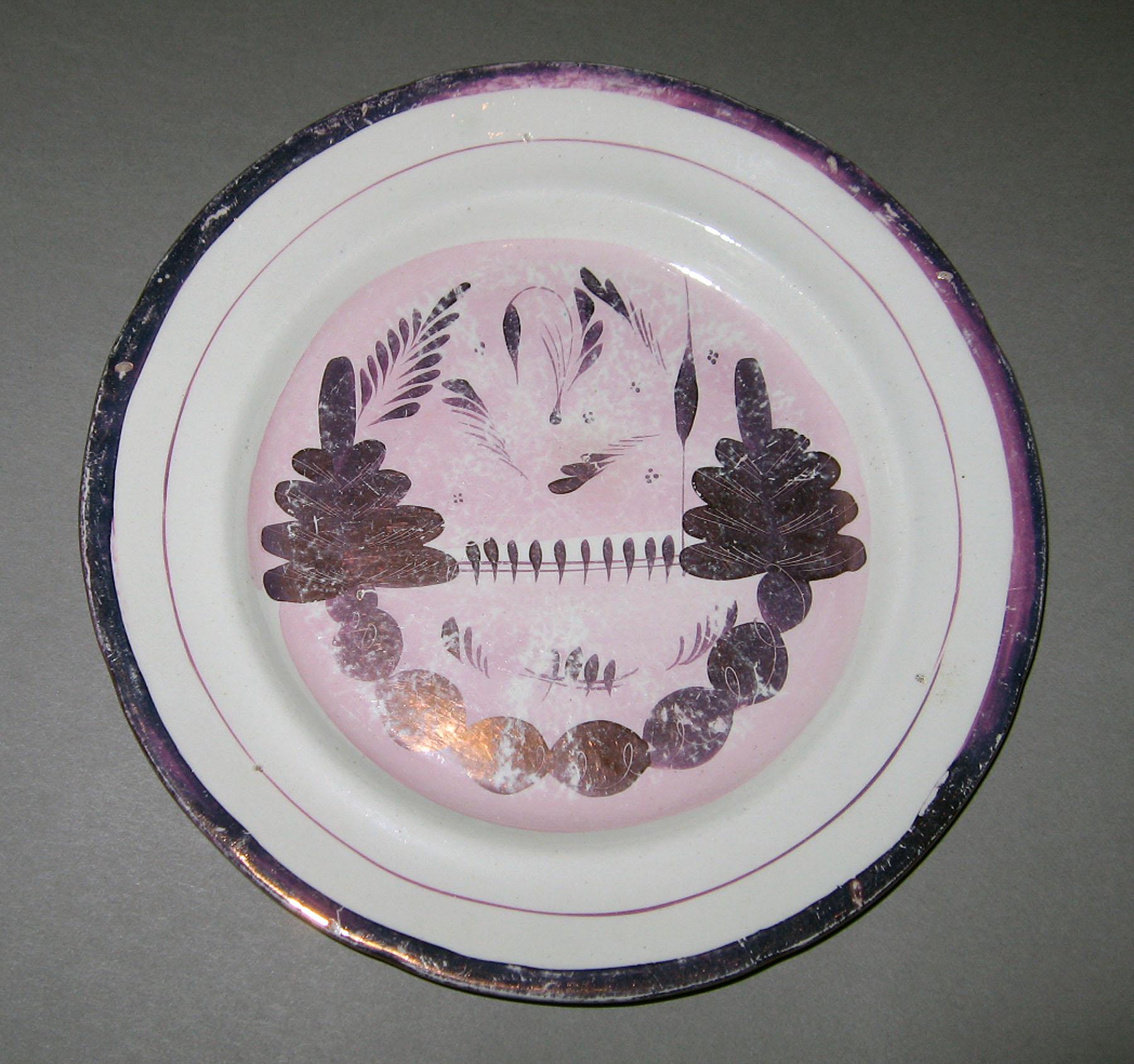 1984.0141.154.004 Lusterware plate