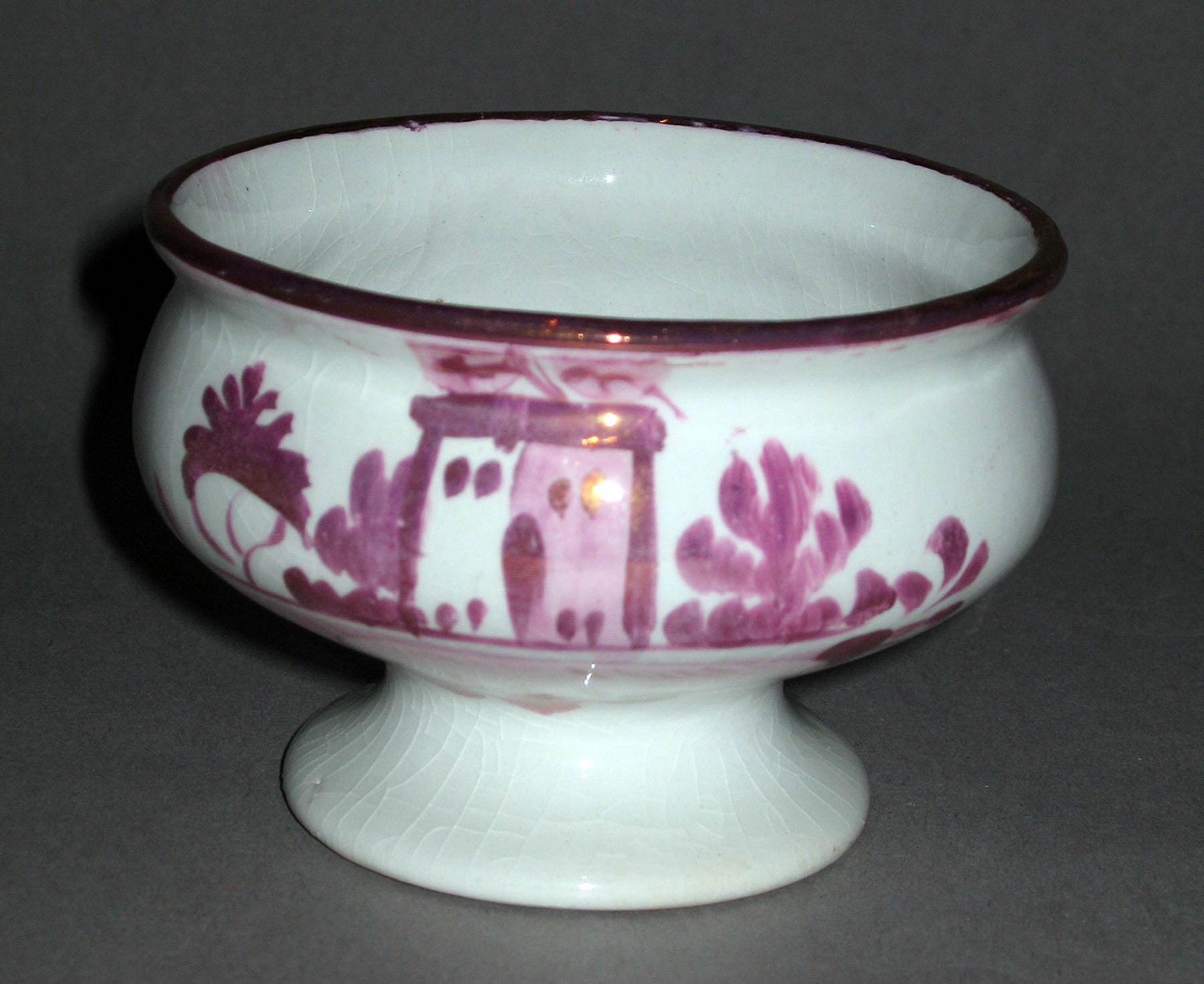 1984.0141.230.001 Lusterware Salt Dish