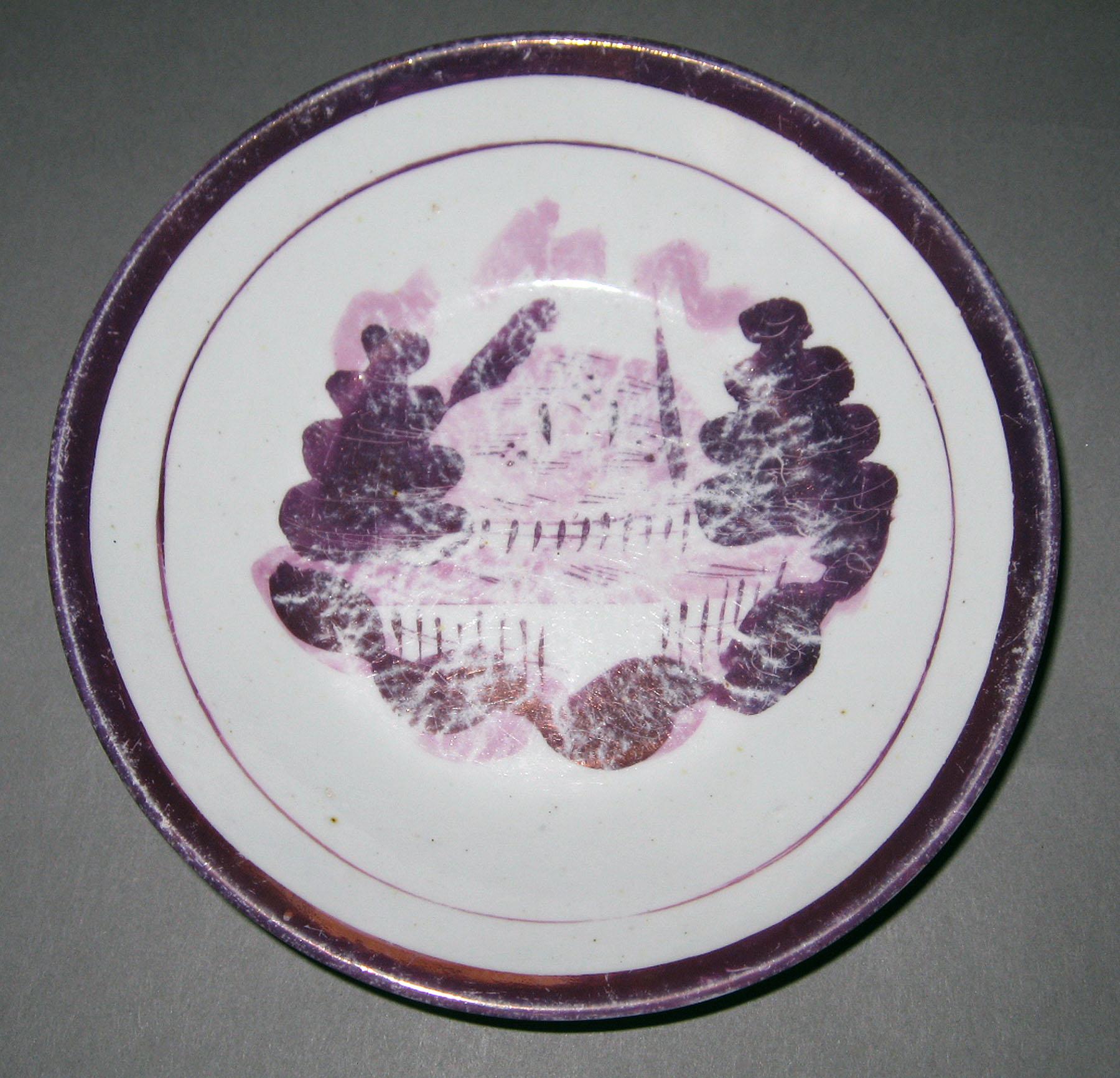 1984.0141.241.005 B Lusterware Saucer