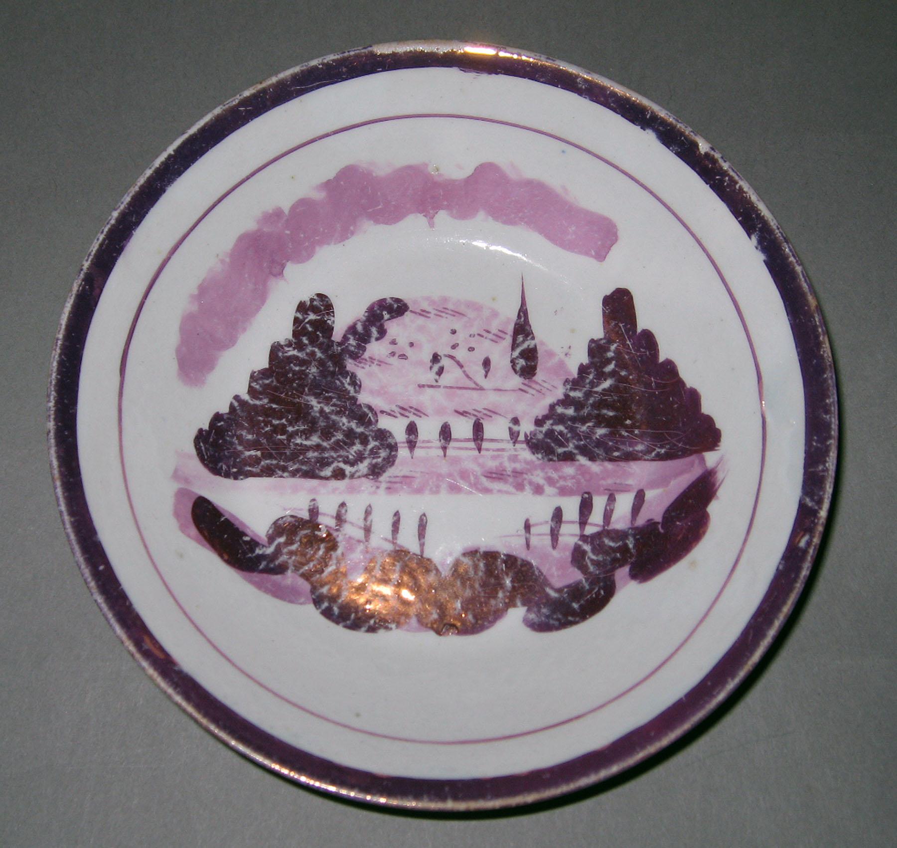 1984.0141.241.006 B Lusterware Saucer