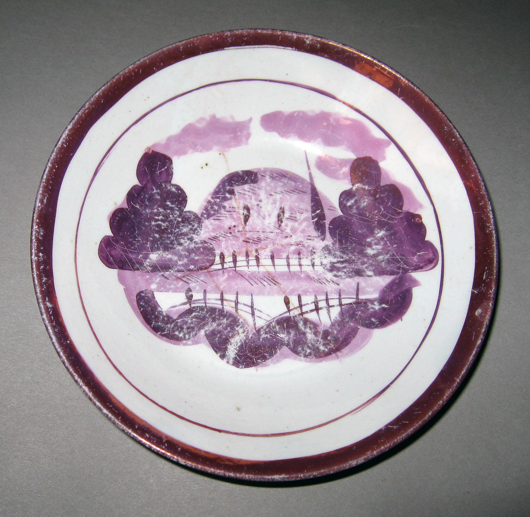 1984.0141.241.008 B Lusterware Saucer