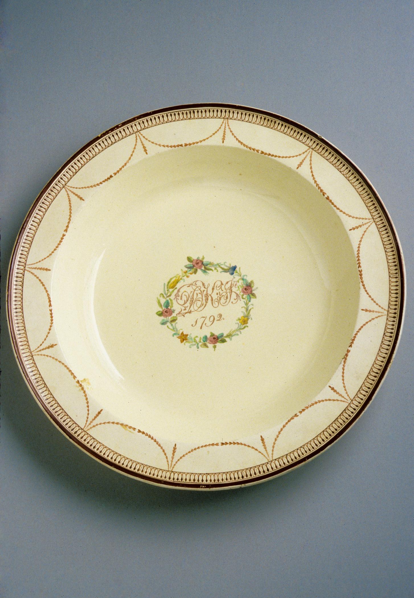 1984.0142 B Dish