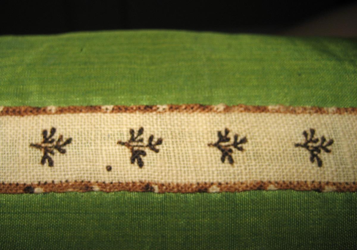 1984.0601.001 Cushion detail