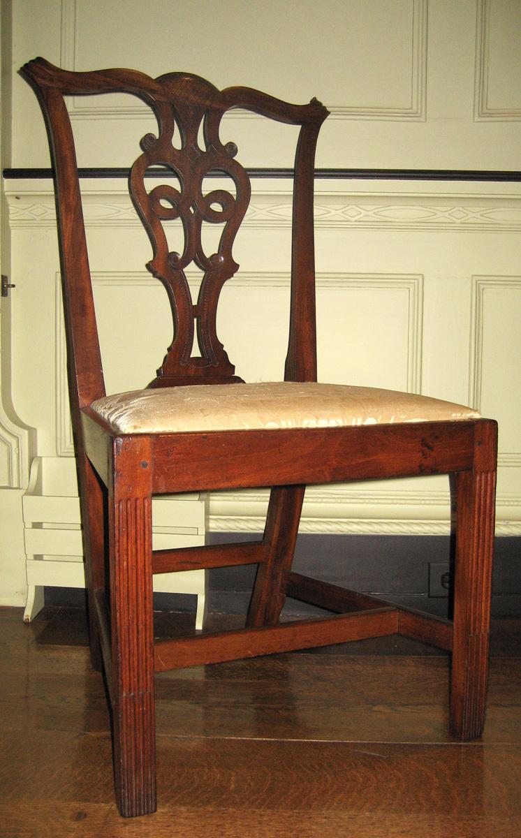 1958.0018.002 chair with 1984.0605 slip seat view 1