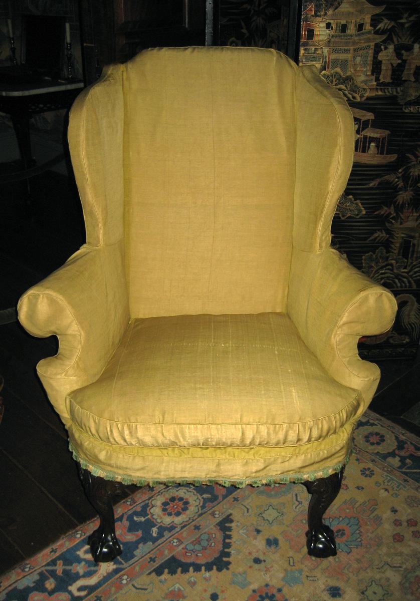 1984.0611 slip cover on 1951.0010 chair view 2