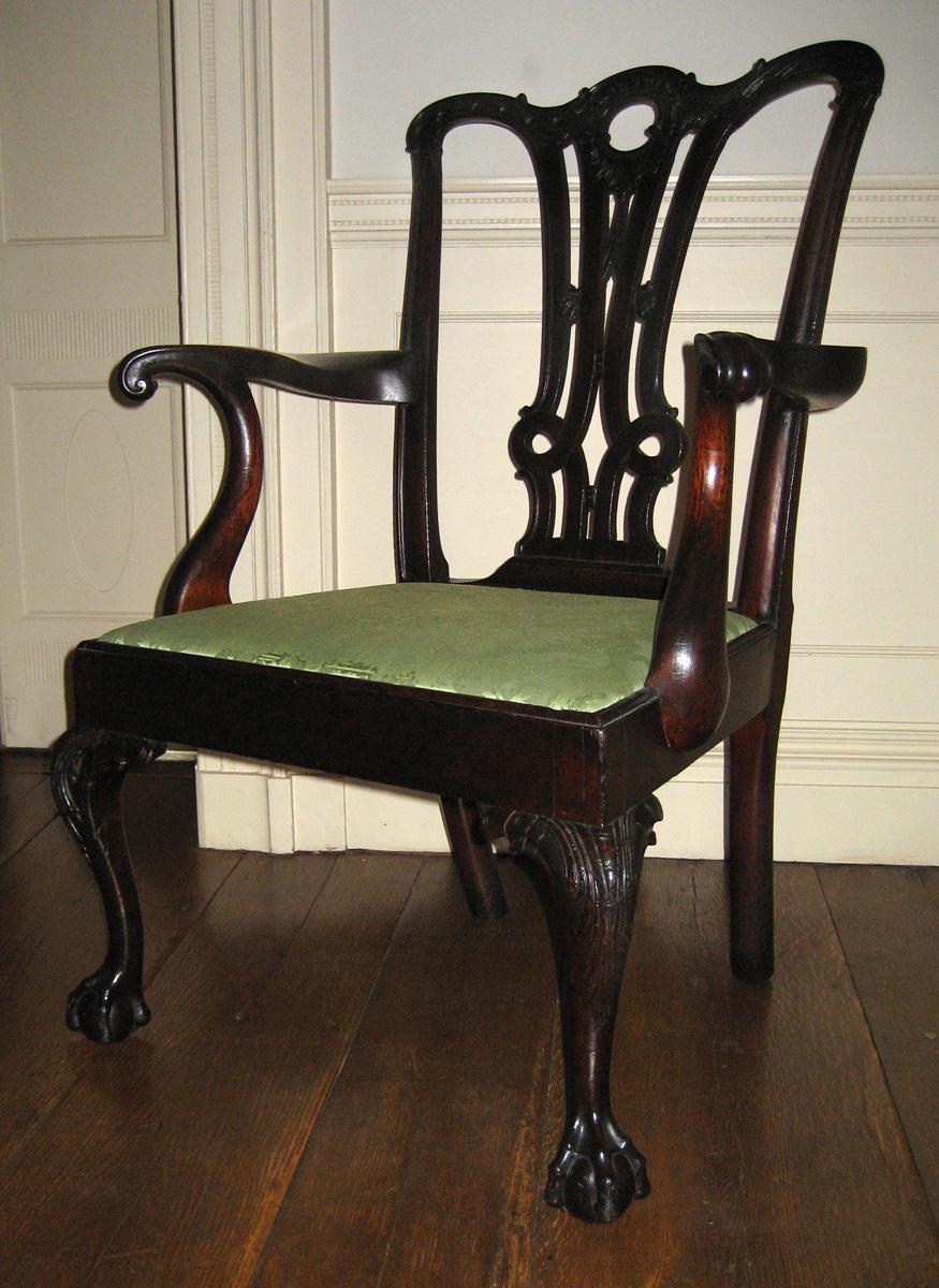1961.0808 chair with 1984.0617.002 slipseat view 1
