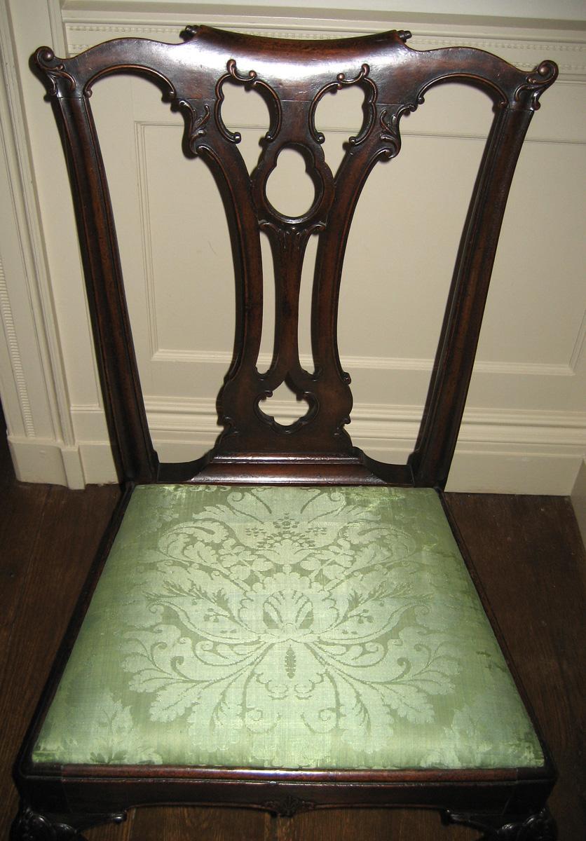 1961.0809.002 chair with 1984.0617.013 slipseat view 2