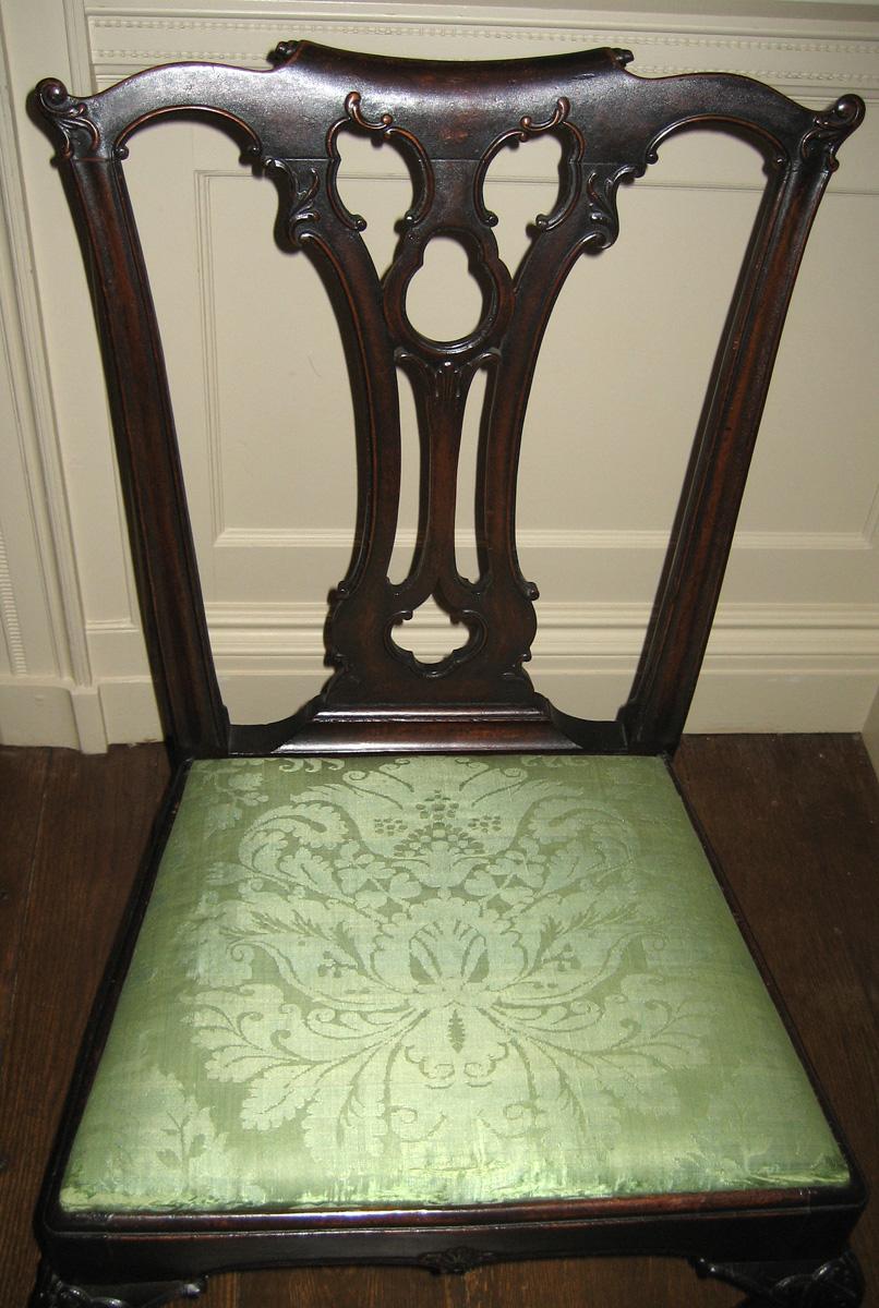 1961.0809.003 chair with 1984.0617.014 slipseat view 2