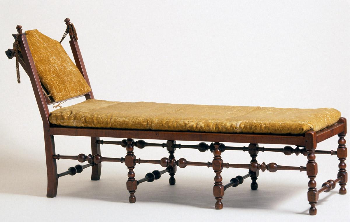1958.0550 and 1984.0628 A, B Couch, daybed with cushions