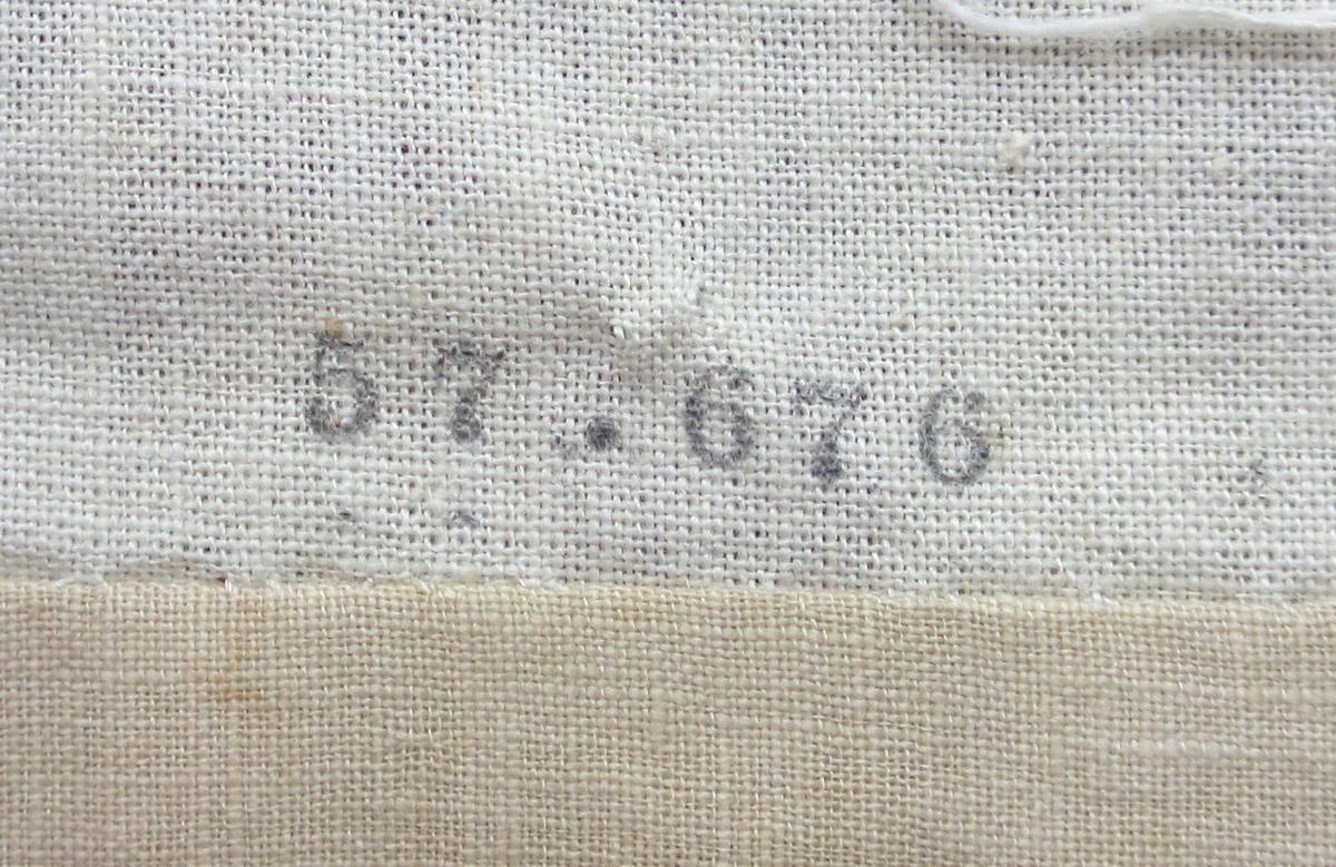 1984.0644.002 Slip cover inscription
