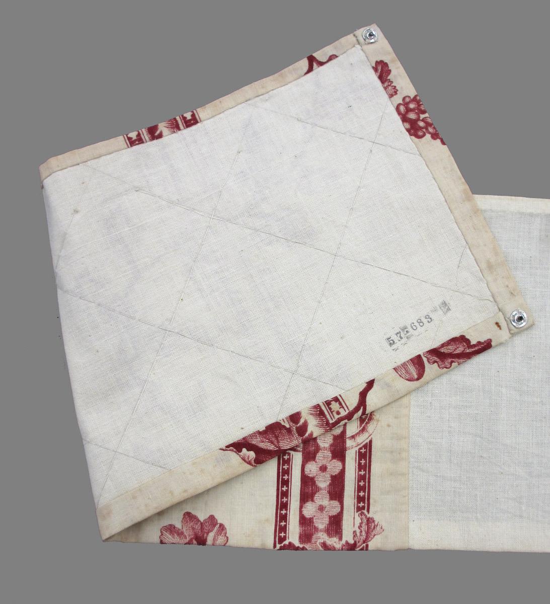1984.0644.004 B Slip cover folded corner