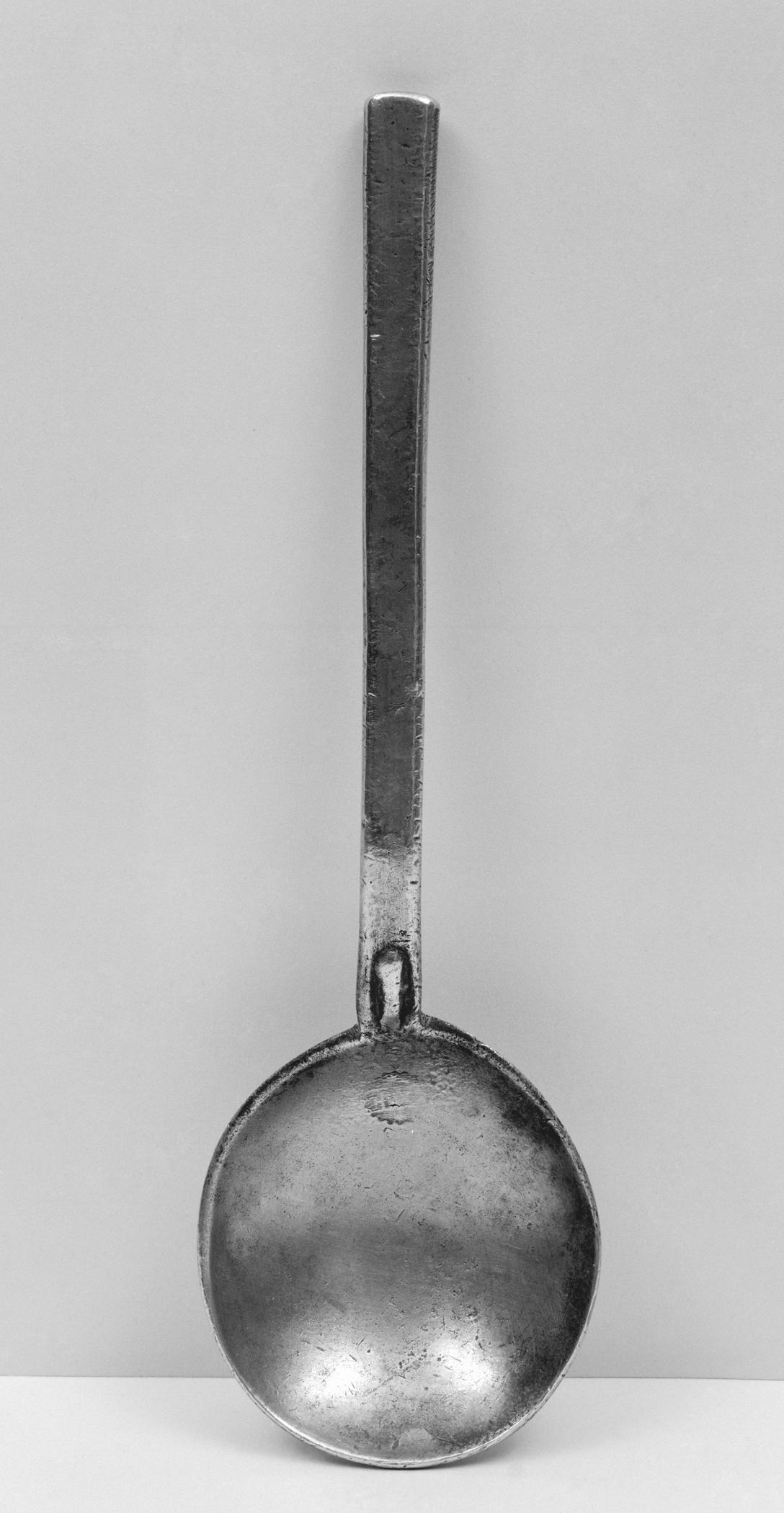1958.0032 Pewter spoon