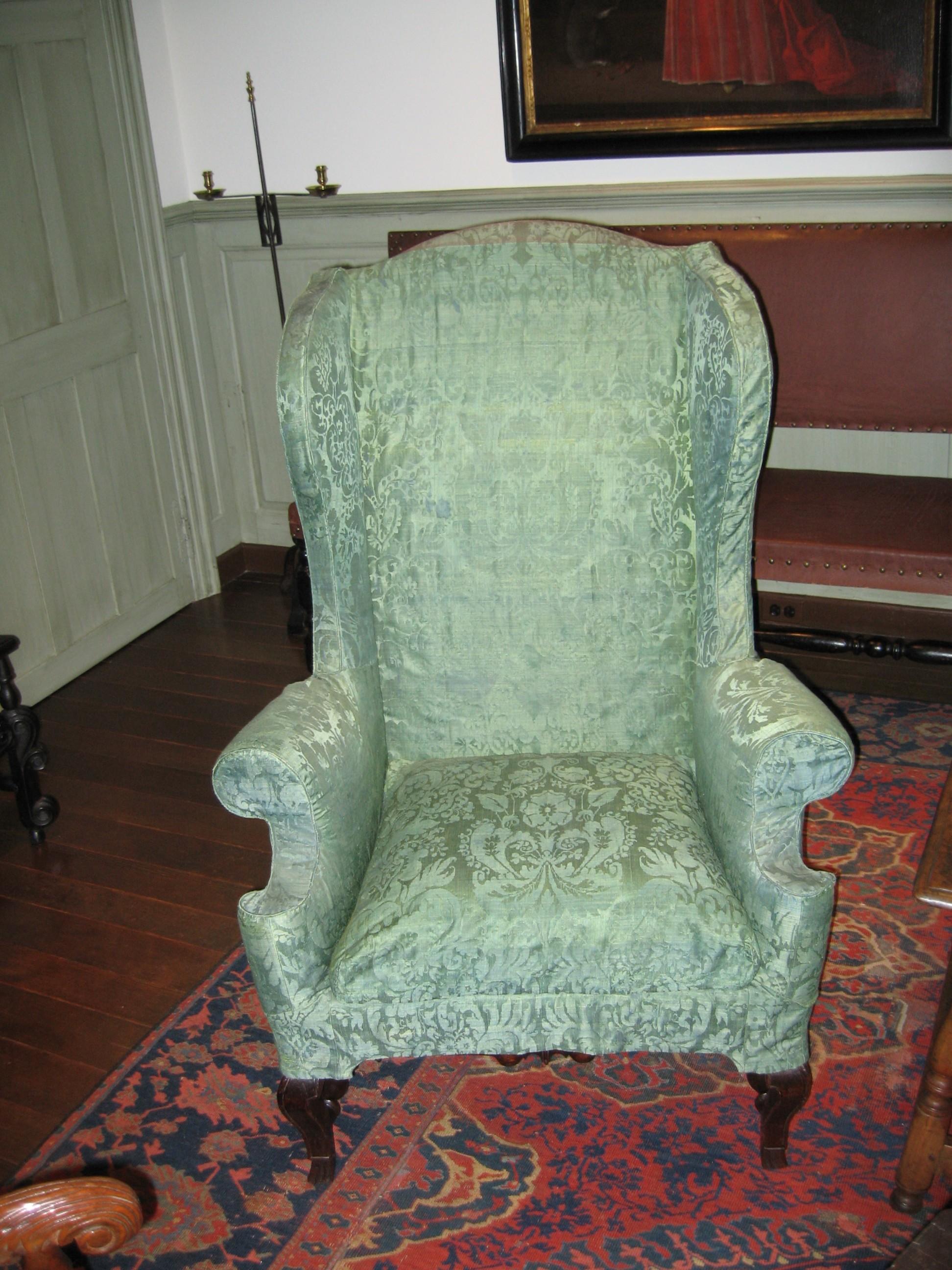 1958.0537 chair with 1984.0645 slipcover