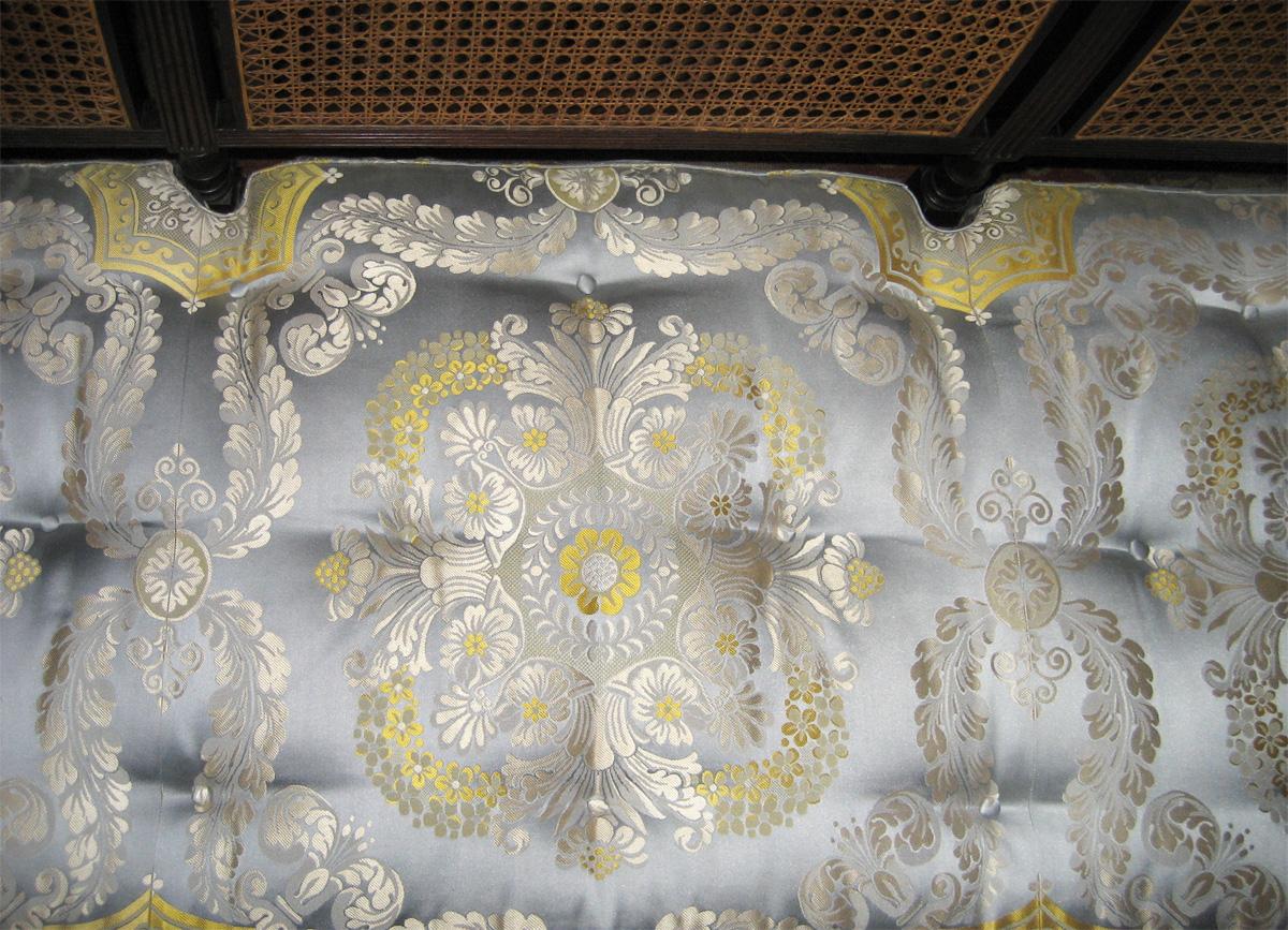 1957.0729 Sofa cushion detail 3