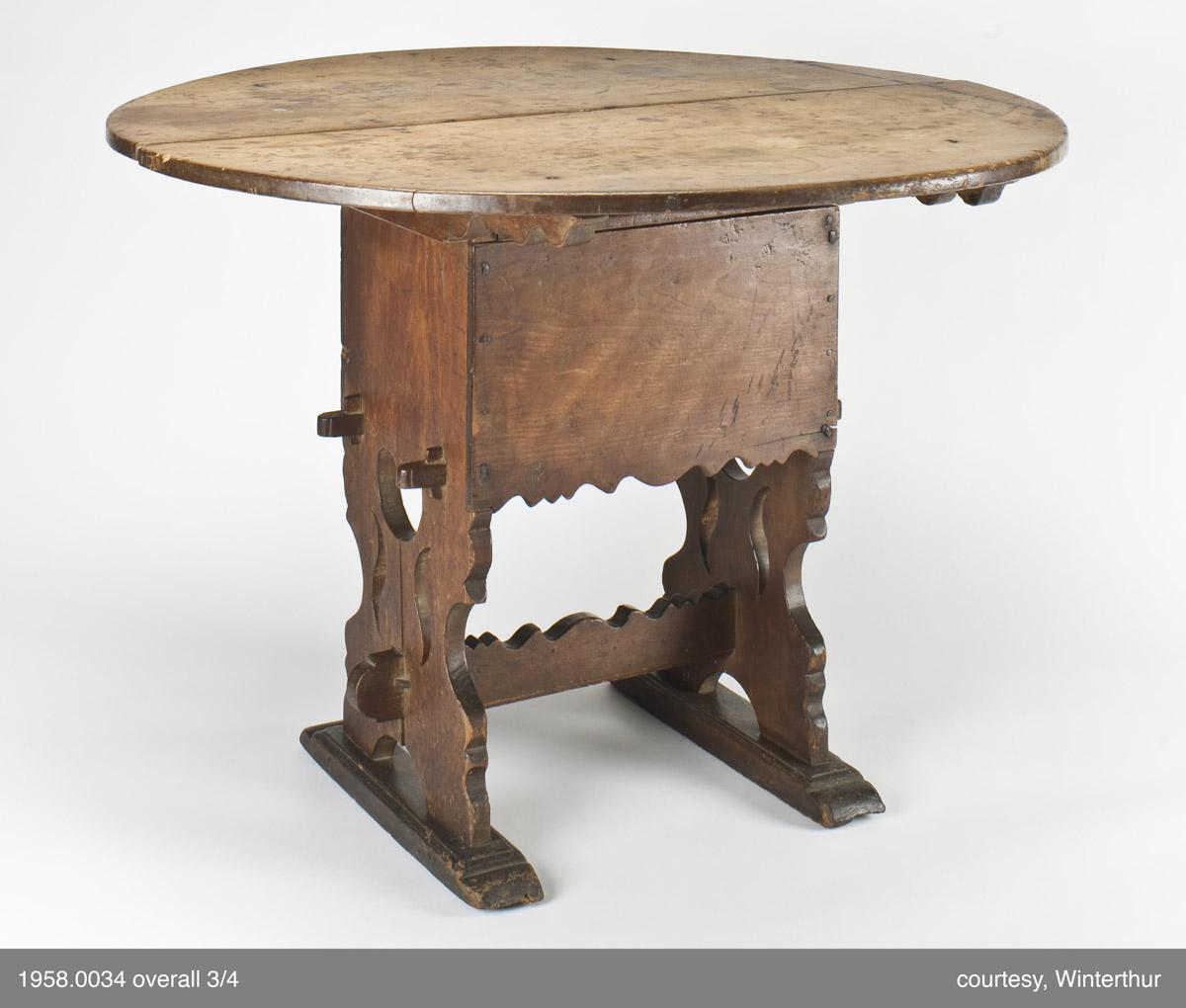 1958.0034 Chair table