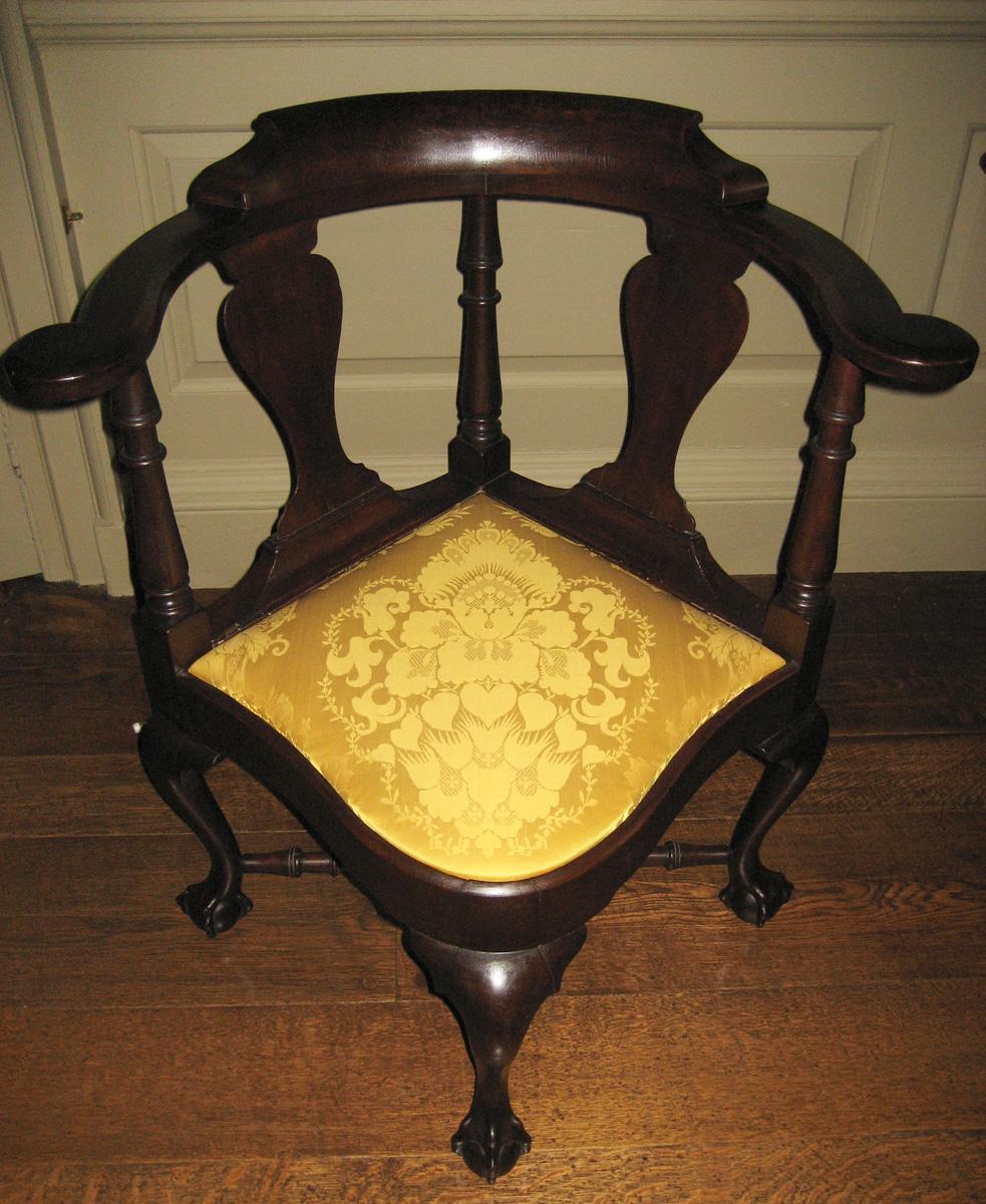 1959.3385 chair  with 1984.0660 slipseat view 2