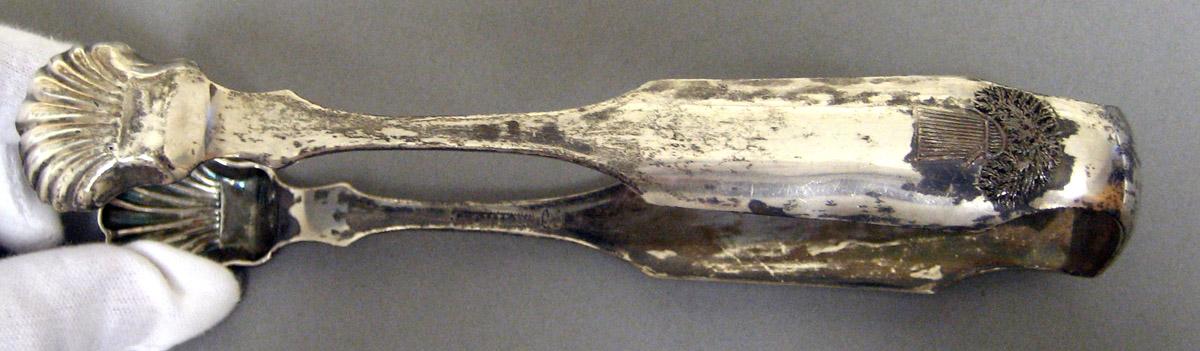 2006.0006.006 Silver Tongs view 2