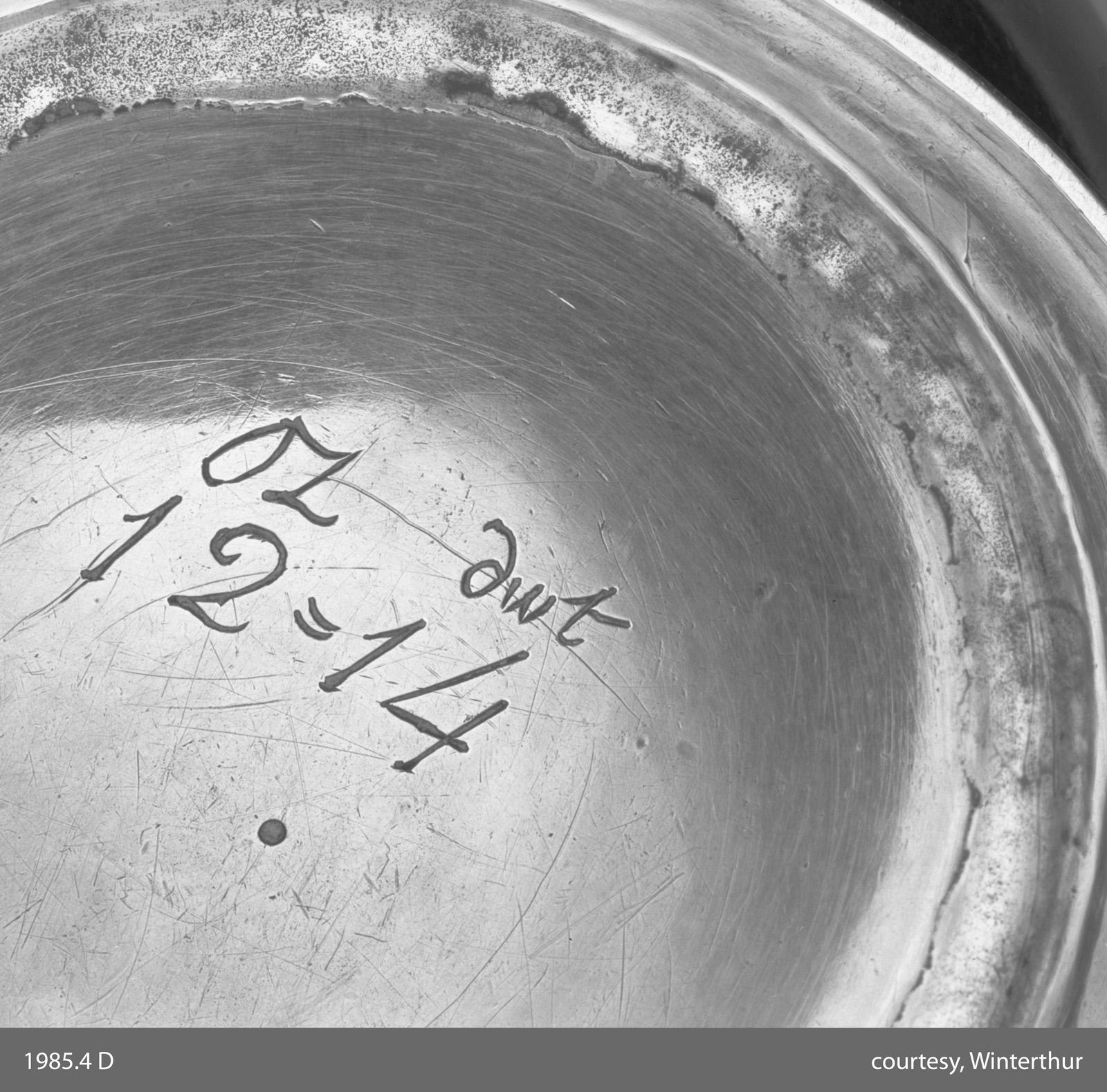 1985.0004 Mug inscription