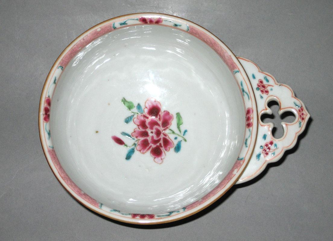 1985.0048 Porringer top view