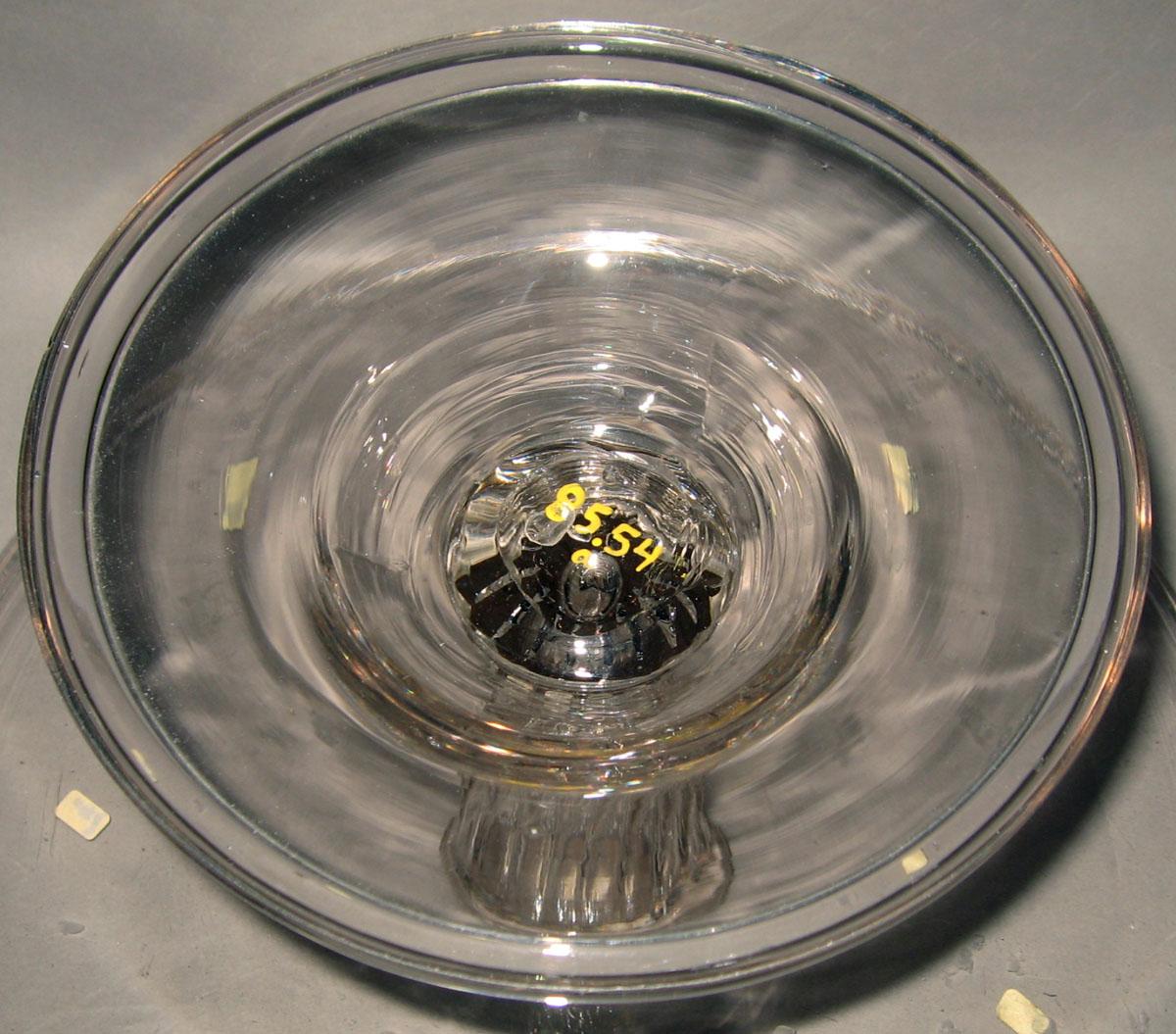 1985.0054 A Glass salver (underside)
