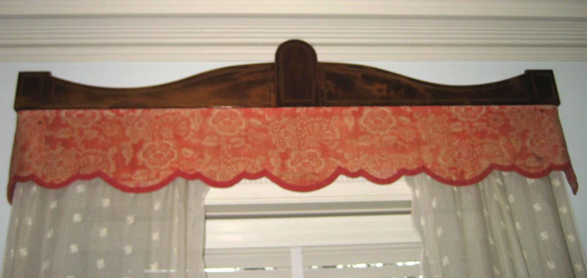 1952.0344.001 valance