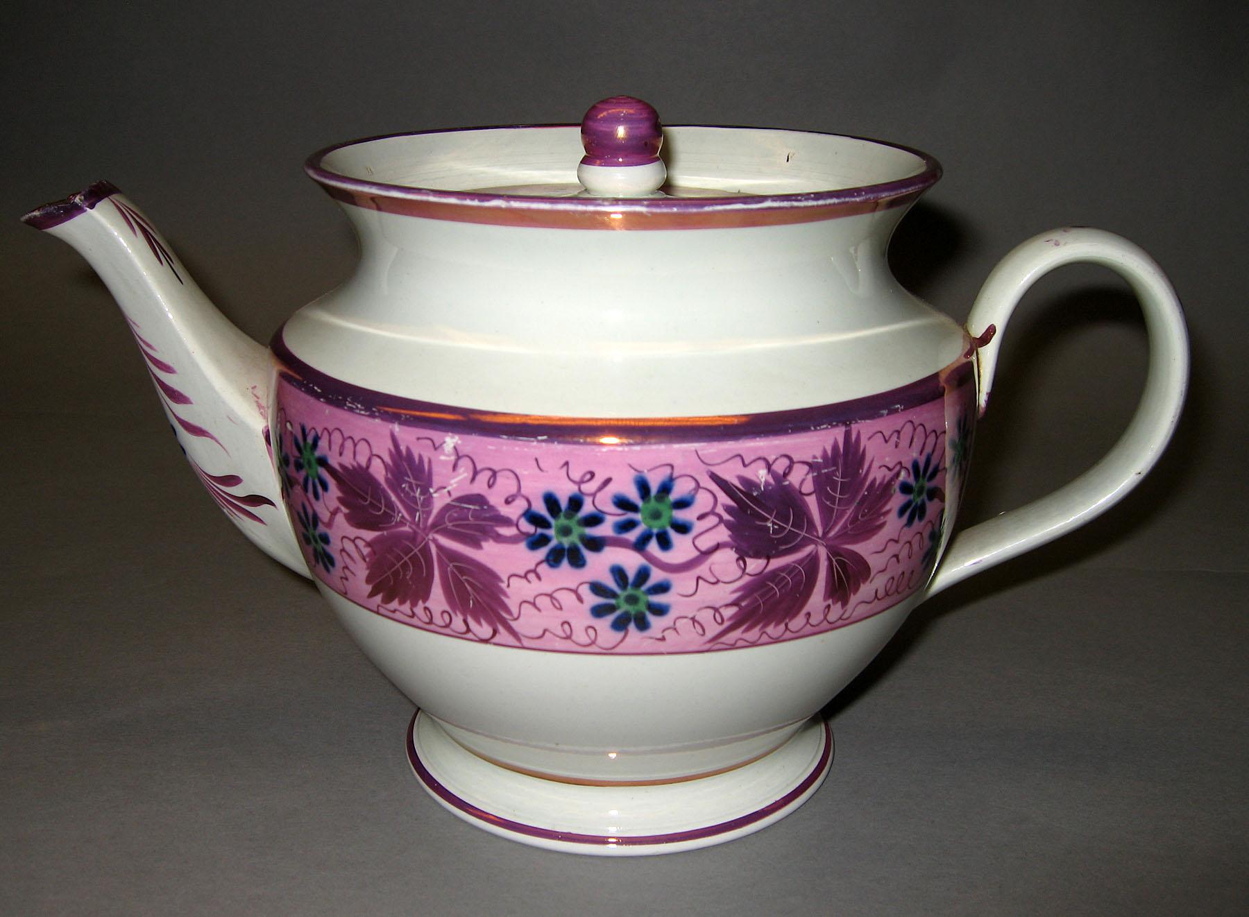 1985.0061.002 A, B Teapot