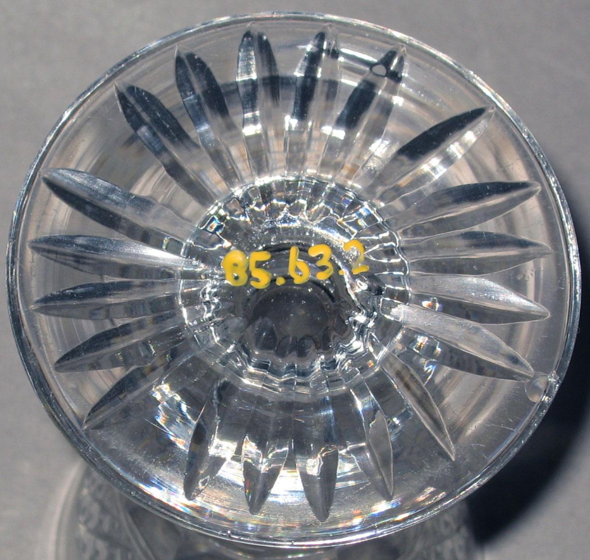 1985.0063.002 Colorless glass wineglass (underside)