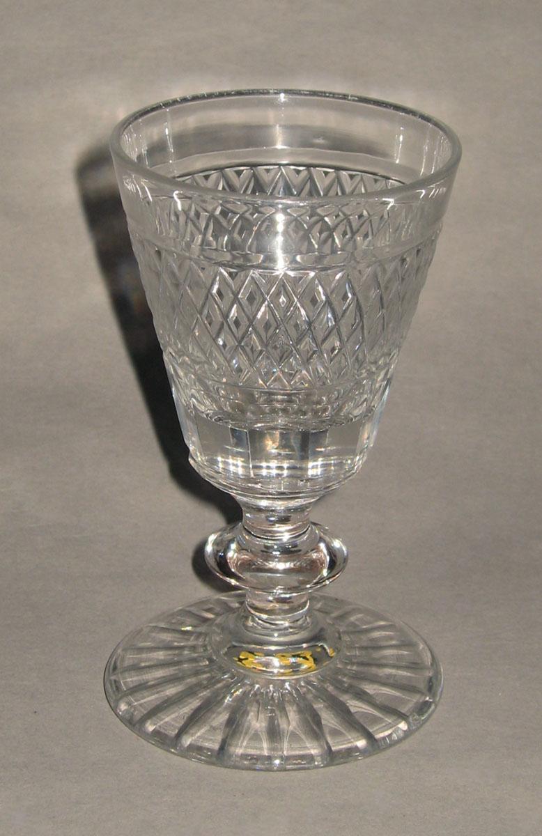 1985.0063.007 Colorless glass wineglass