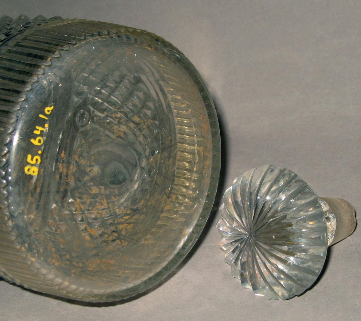 1985.0064.001 A, B Colorless glass decanter (detail)