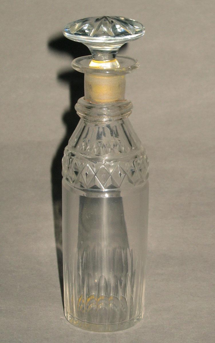 1985.0068.002 A, B Glass castor