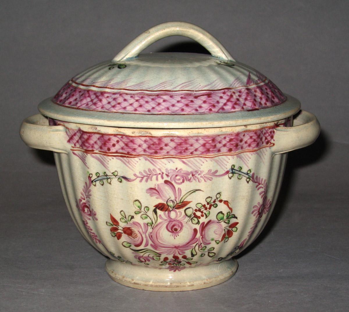 1985.0086.001 A, B Pearlware sugar bowl