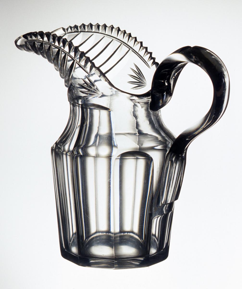 1985.0057 Glass jug