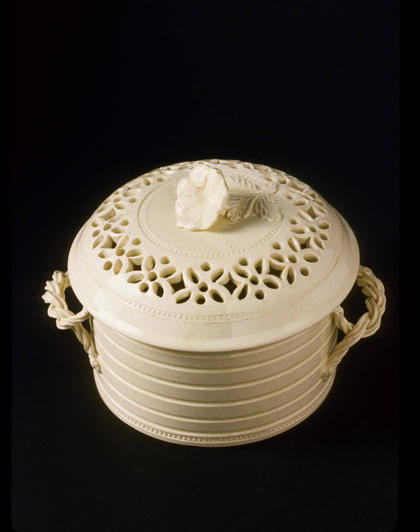1985.0097 A, B Dish