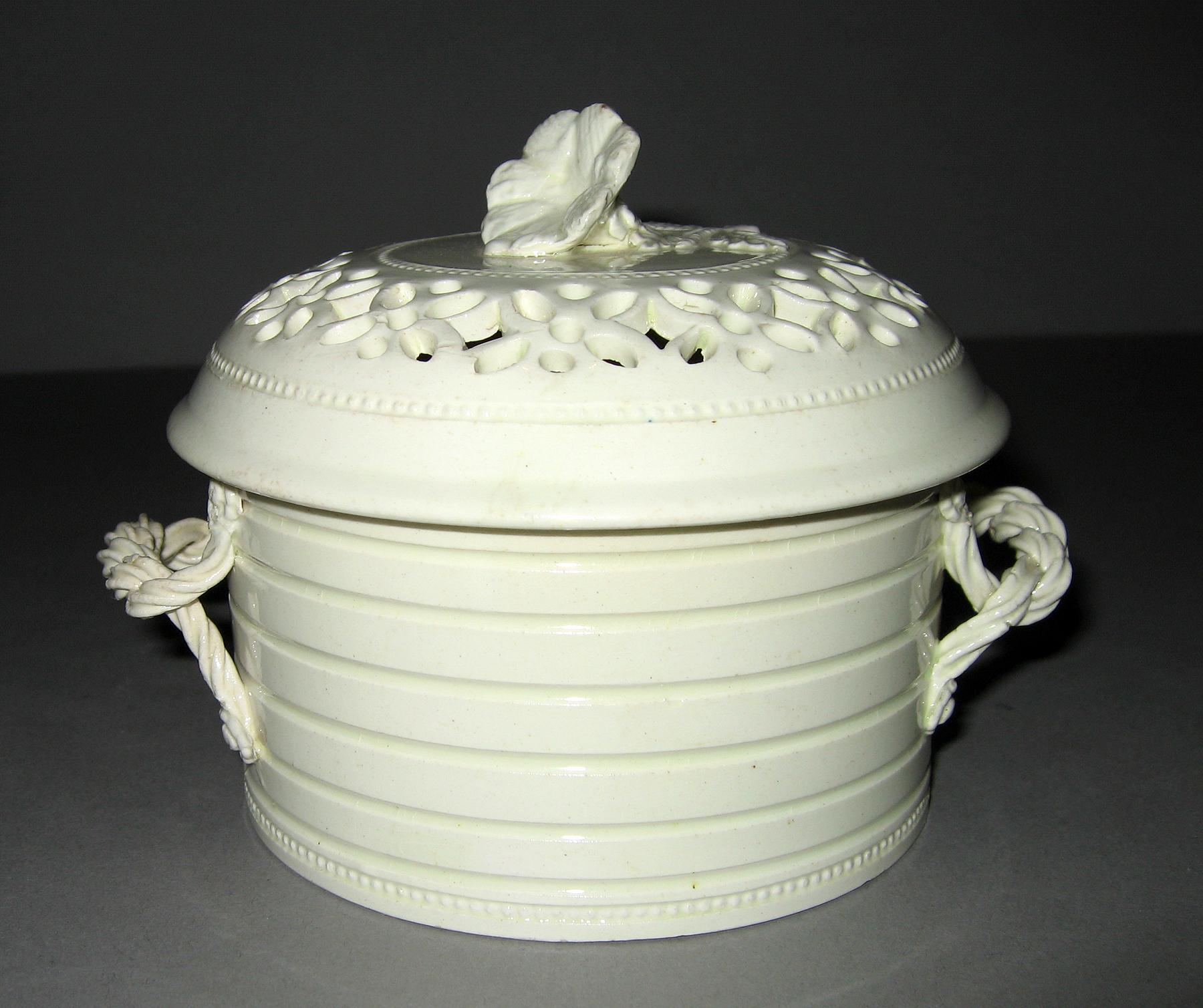 1985.0097 A, B Butter tub and lid