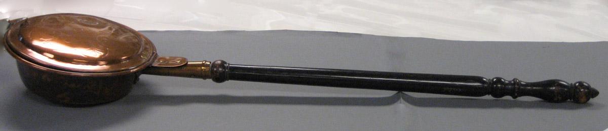 1985.0141 Warming pan
